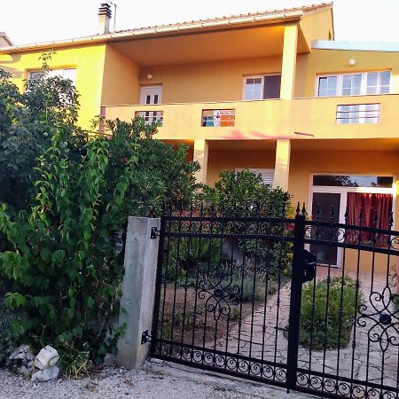 Apartments Mira Biograd Na Moru Luaran gambar