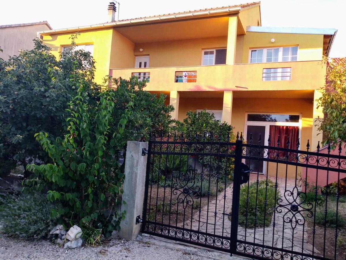 Apartments Mira Biograd Na Moru Luaran gambar